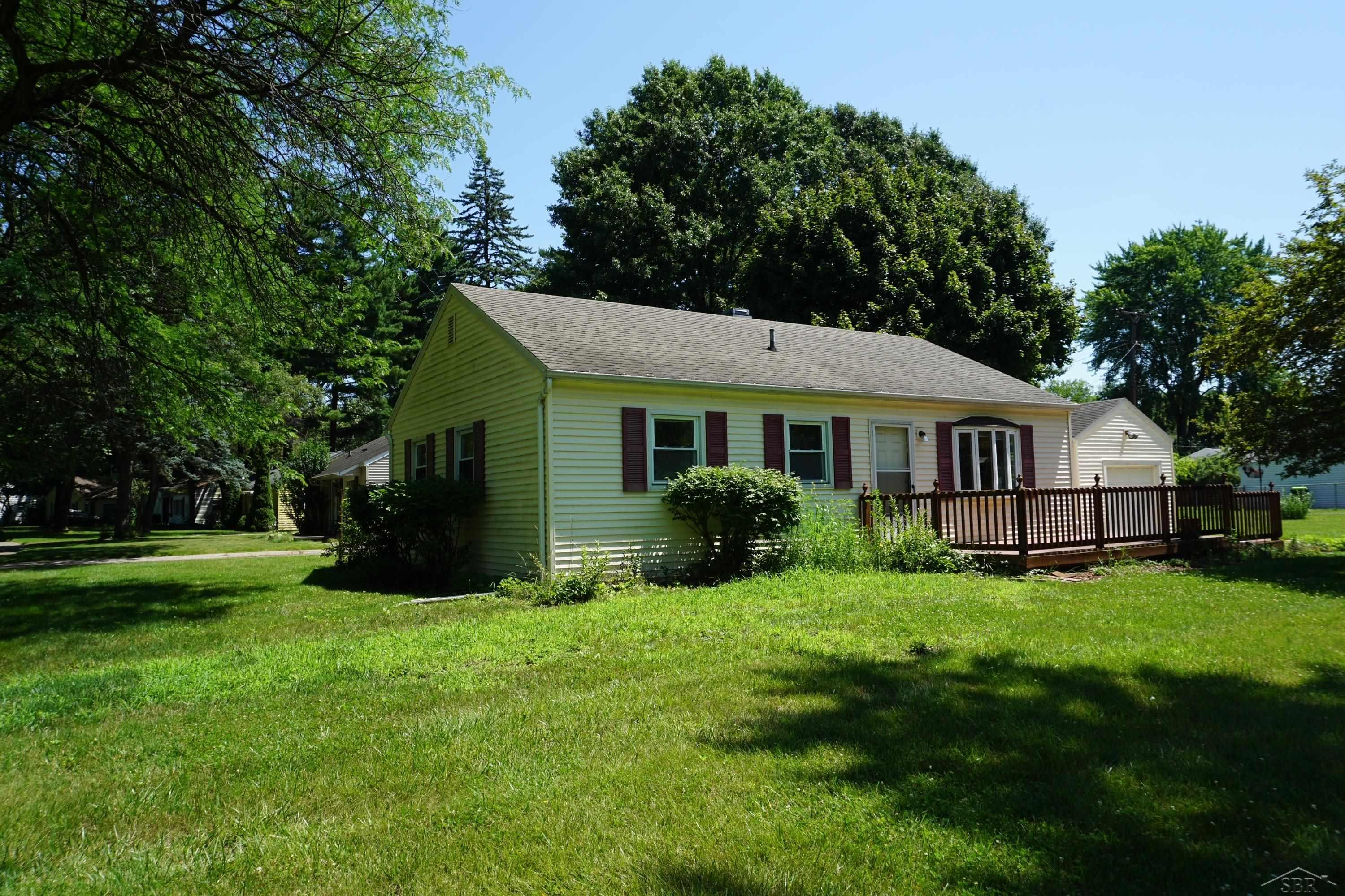 1407 East Sugnet Road Midland, MI 48642 - Photo 3 of 37 50151462-25e21e3e-eafc-48a6-808b-54c196cc8eca.JPG
