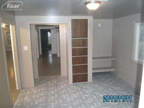 6325 Bennett Lake Road Fenton, MI 48430 - Photo 13 of 21 20166473-12.JPG