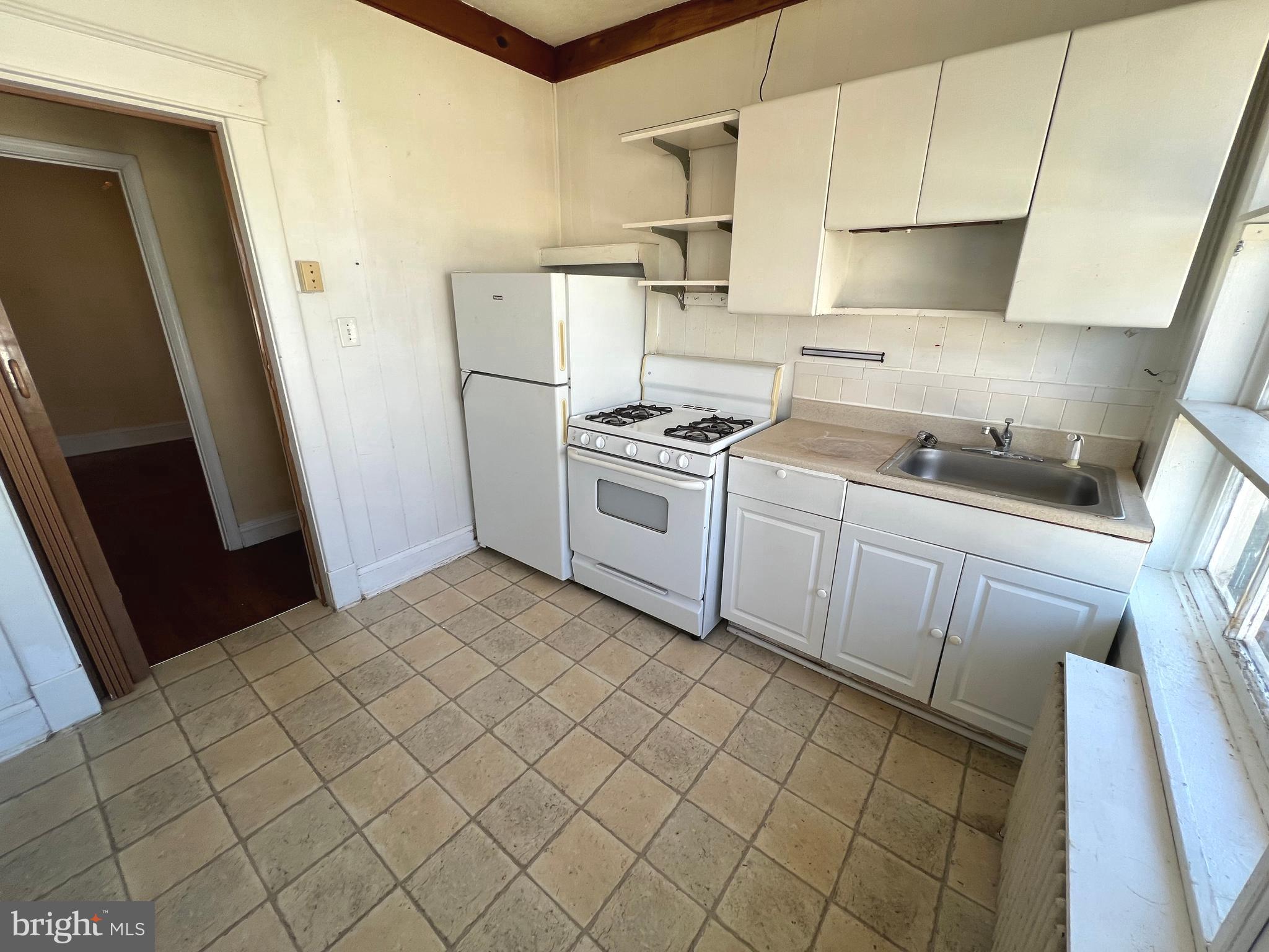 2817 Goodwood Road Baltimore, MD 21214 - Photo 18 of 68