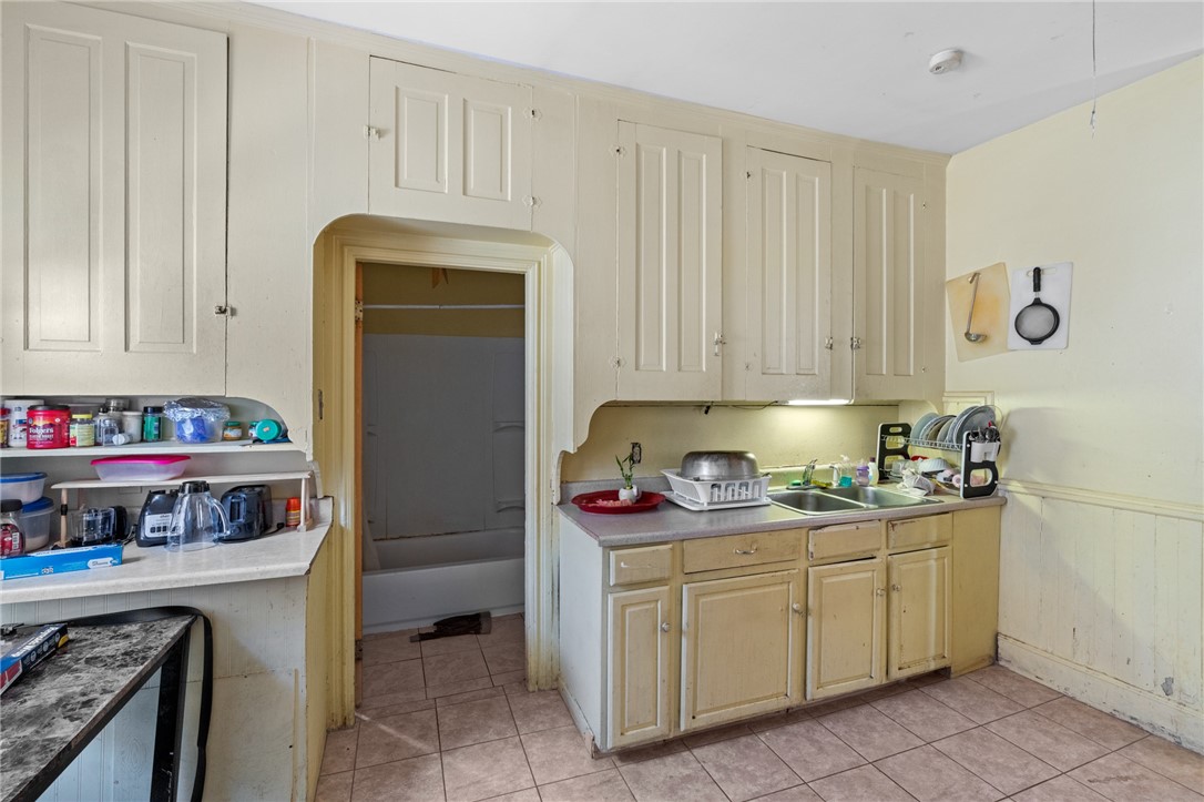 35 Ralph Street Providence, RI 02909 - Photo 6 of 22 Gallery Image 6