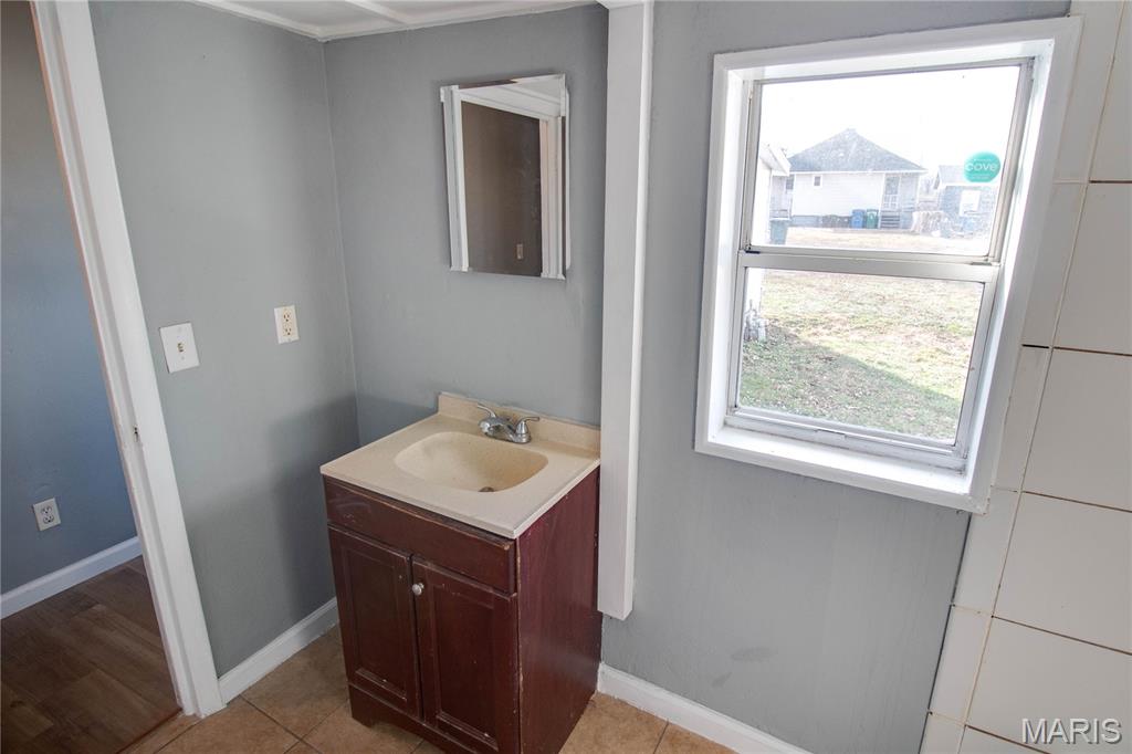 176 South Pence Street East Alton, IL 62024 - Photo 11 of 21