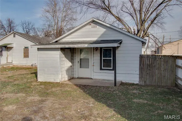 $59,500 | 176 South Pence Street, East Alton, IL 62024
