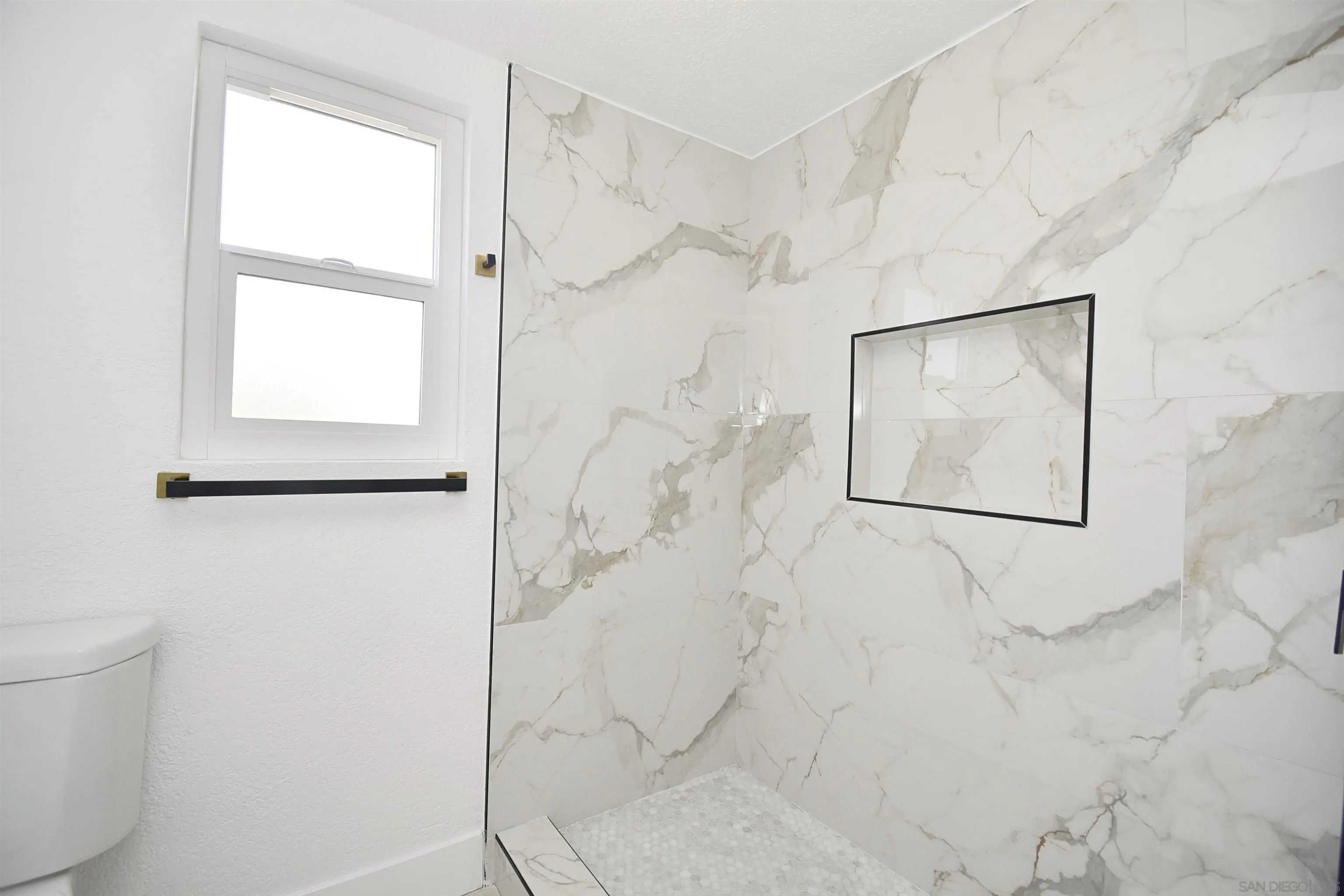 614 Sneath Way Alpine, CA 91901 - Photo 30 of 75 TILE SHOWER