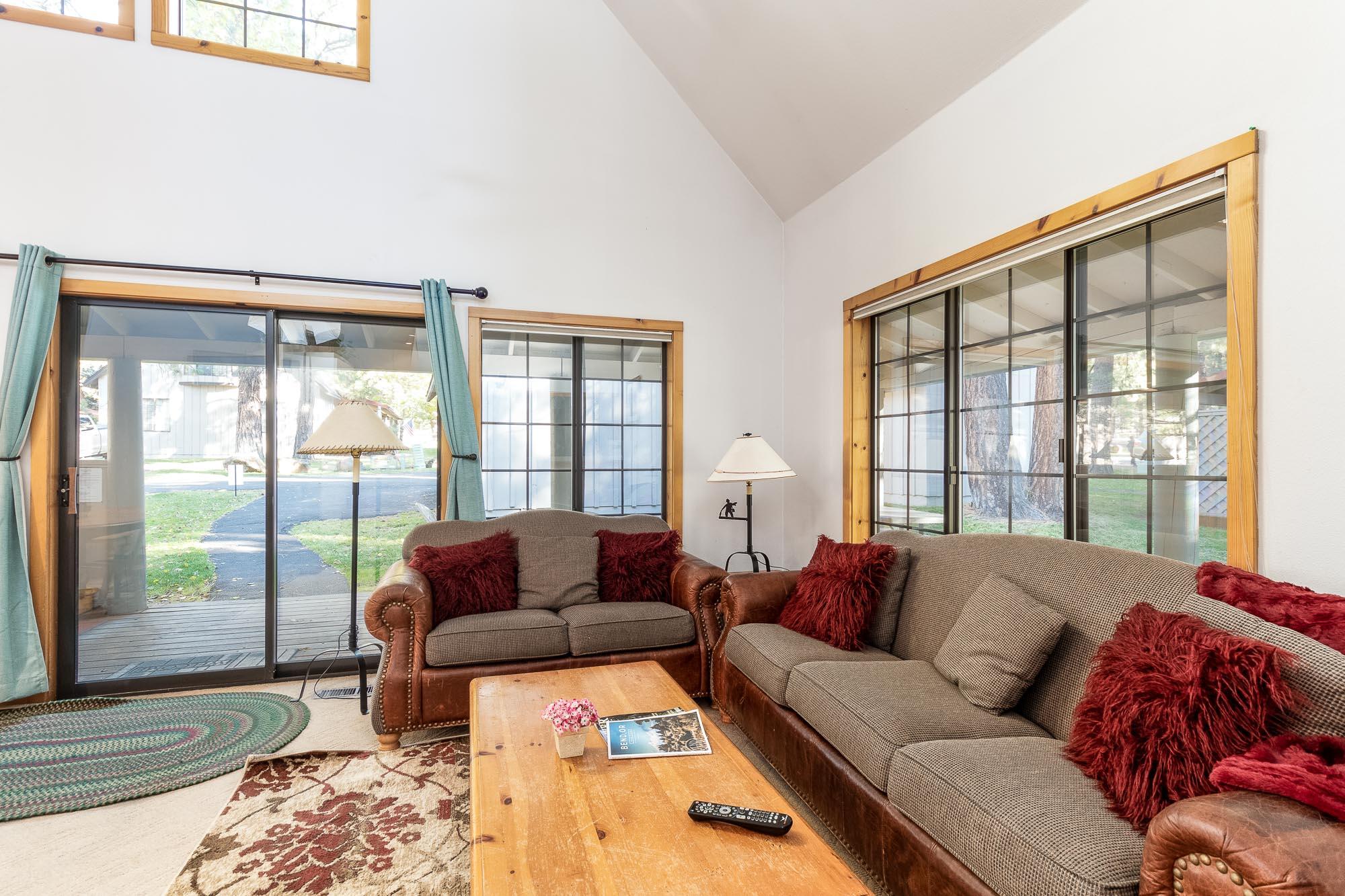 57497 Circle 4 Cabin Road, Unit 25 Sunriver, OR 97707 - Photo 11 of 28 25 Circle 4 Ranch Cabin-9