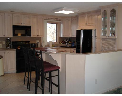 70 Teakwood Road Springfield, MA 01128 - Photo 2 of 5