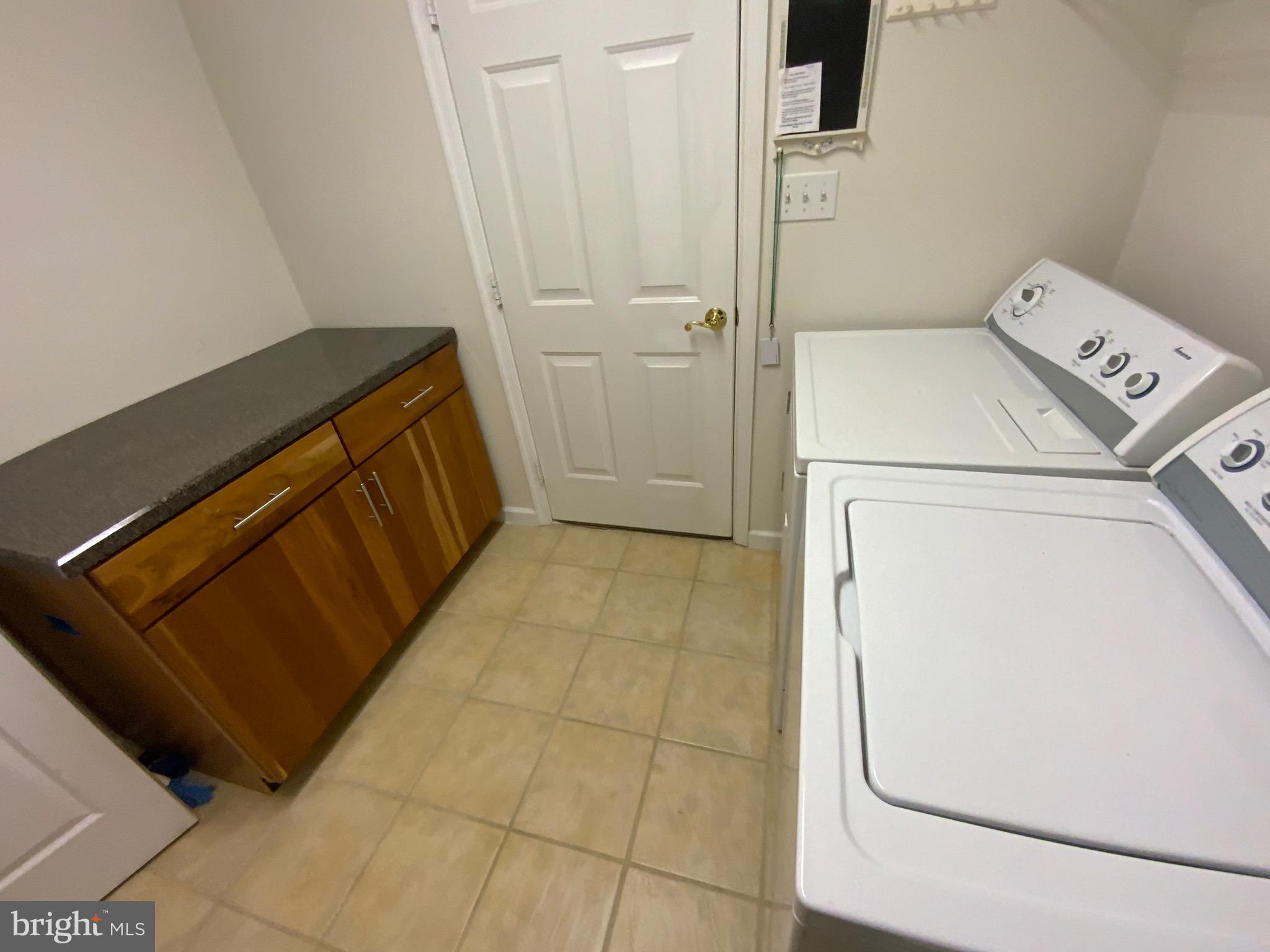 38211 Marlington Road Ocean View, DE 19970 - Photo 44 of 56 Laundry Room Folding Table