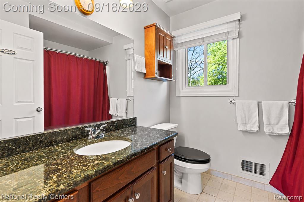 2414 Harrison Avenue Rochester Hills, MI 48307 - Photo 22 of 45 Gallery Image 22
