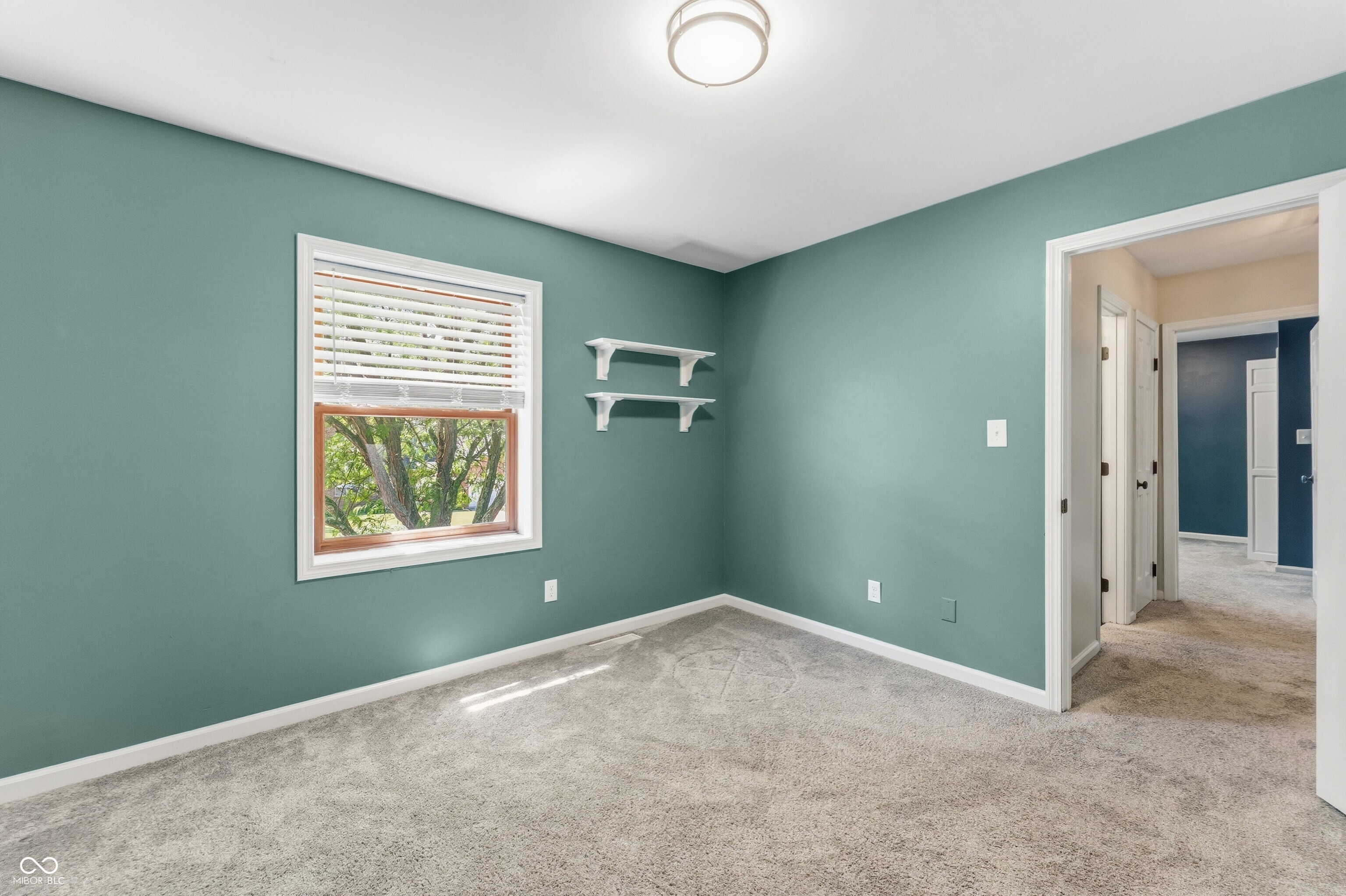 906 Hummingbird Lane Columbus, IN 47203 - Photo 30 of 43