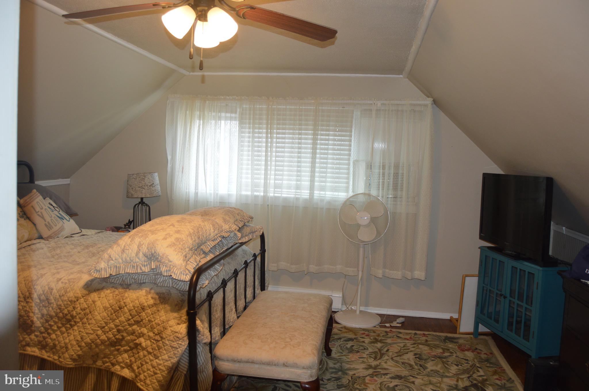 56 Middle Road Levittown, PA 19056 - Photo 12 of 16 Bedroom 4 - Second floor
