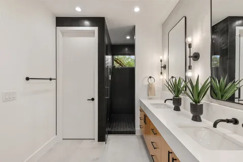 $1,150,000 | 2611 Oak Crest Avenue, Unit A, Austin, TX 78704