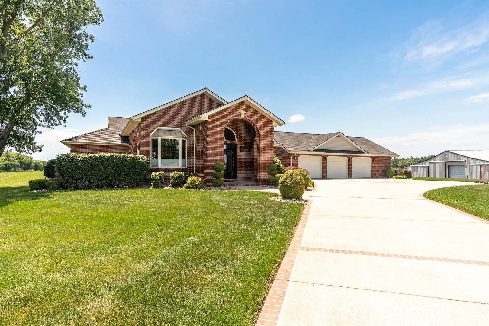 6414 Ava Road Murphysboro, IL 62966 - Photo 3 of 69 a front view of a house with a yard