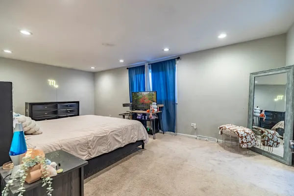 $265,000 | 13415 South Mackinaw Avenue, Chicago, IL 60633