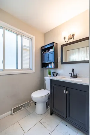 $265,000 | 13415 South Mackinaw Avenue, Chicago, IL 60633