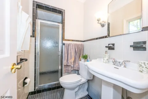 $945,000 | 43 Brush Hill Road, Kinnelon, NJ 07405