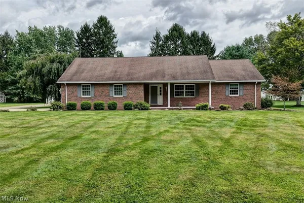$429,900 | 3446 South Avenue Southeast, New Philadelphia, OH 44663