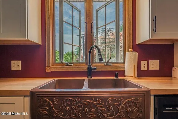 $565,000 | 7 Western Avenue, Charlton, NY 12010