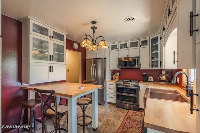 $565,000 | 7 Western Avenue, Charlton, NY 12010