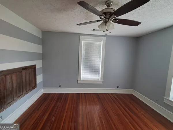 $225,000 | 401 Forsyth Street, Barnesville, GA 30204