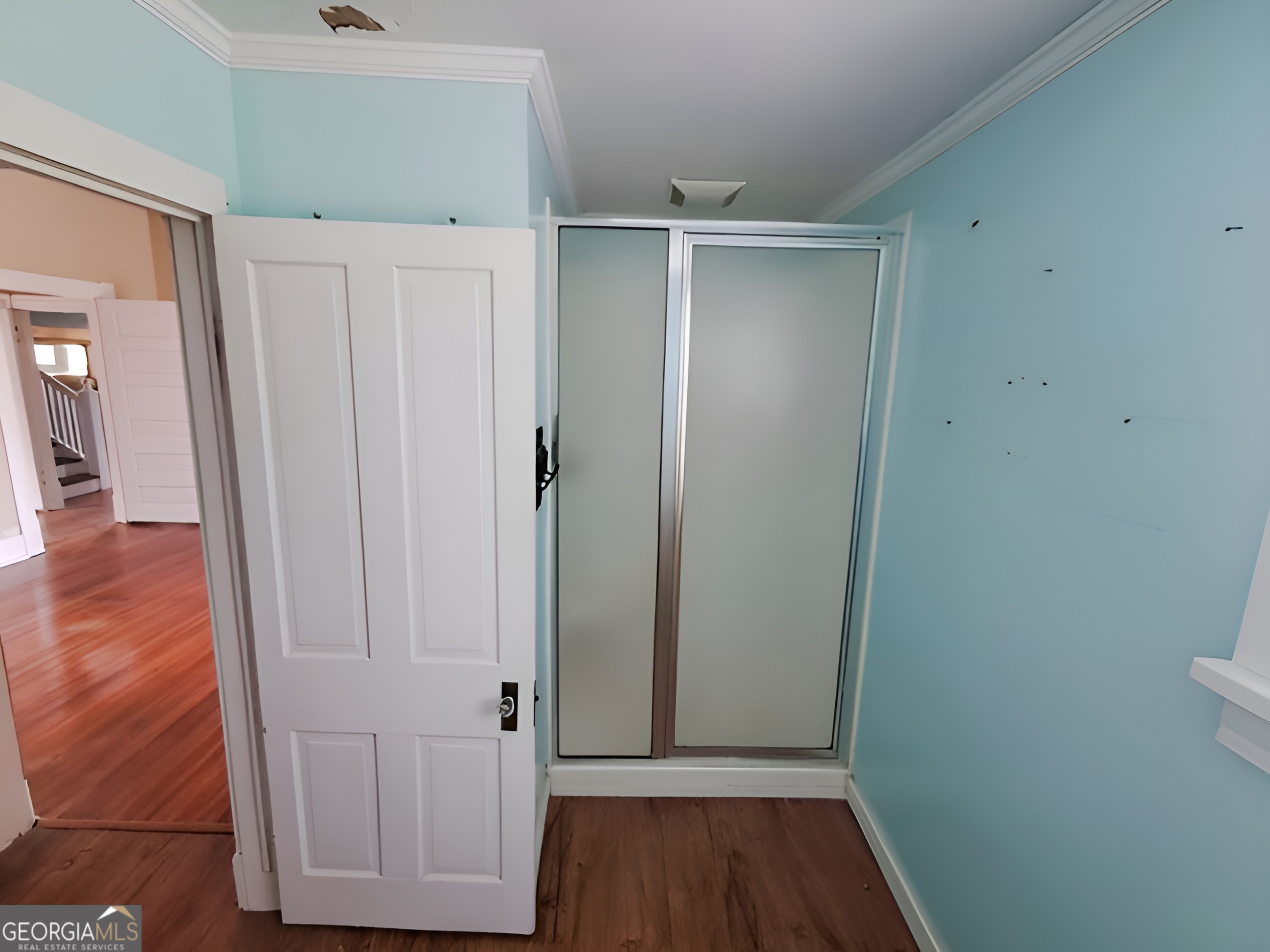 401 Forsyth Street Barnesville, GA 30204 - Photo 21 of 25 a view of room with hardwood floor