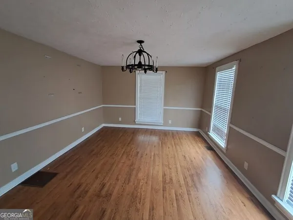 $225,000 | 401 Forsyth Street, Barnesville, GA 30204