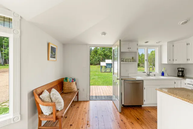 $630,000 | 938 Main Road, Islesboro, ME 04848