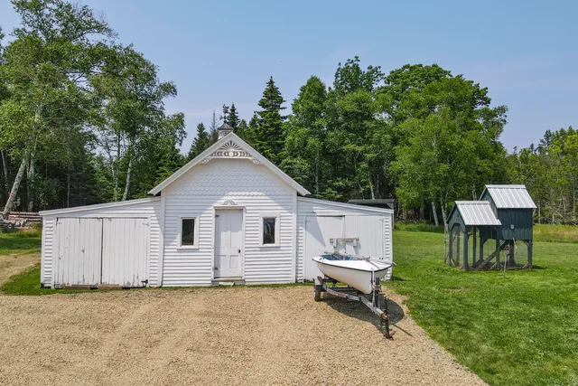 $630,000 | 938 Main Road, Islesboro, ME 04848