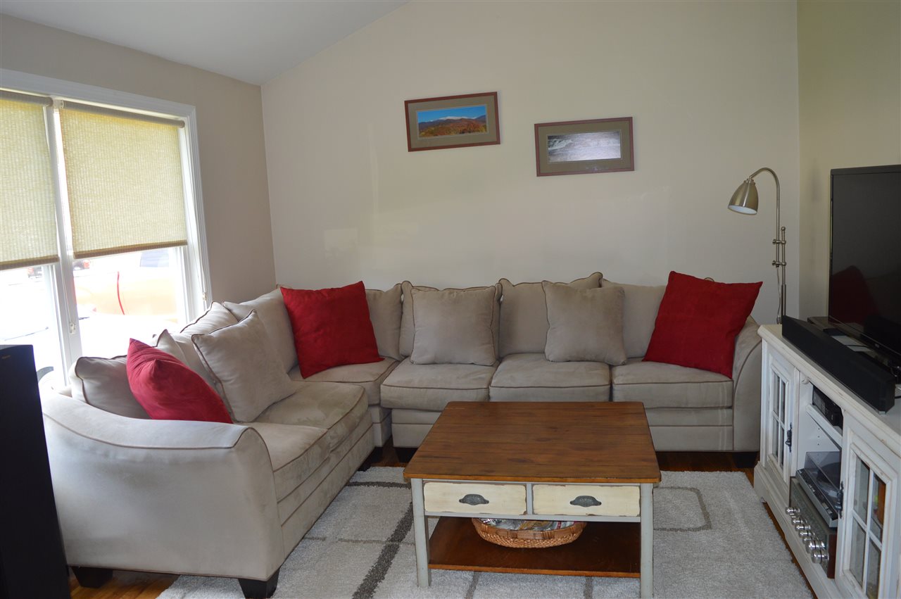 13 Raleigh Drive Nashua, NH 03062 - Photo 3 of 37