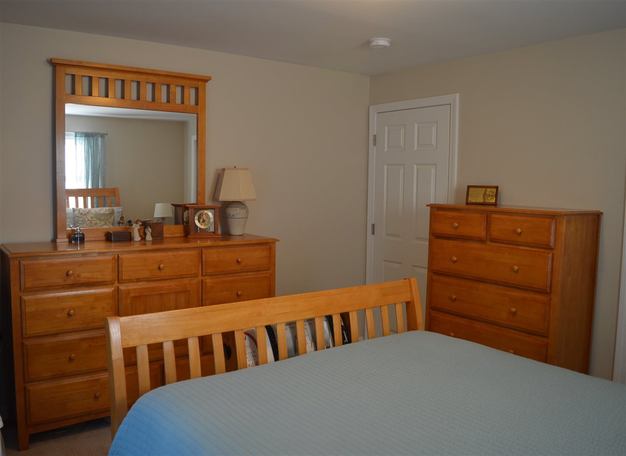 13 Raleigh Drive Nashua, NH 03062 - Photo 23 of 37