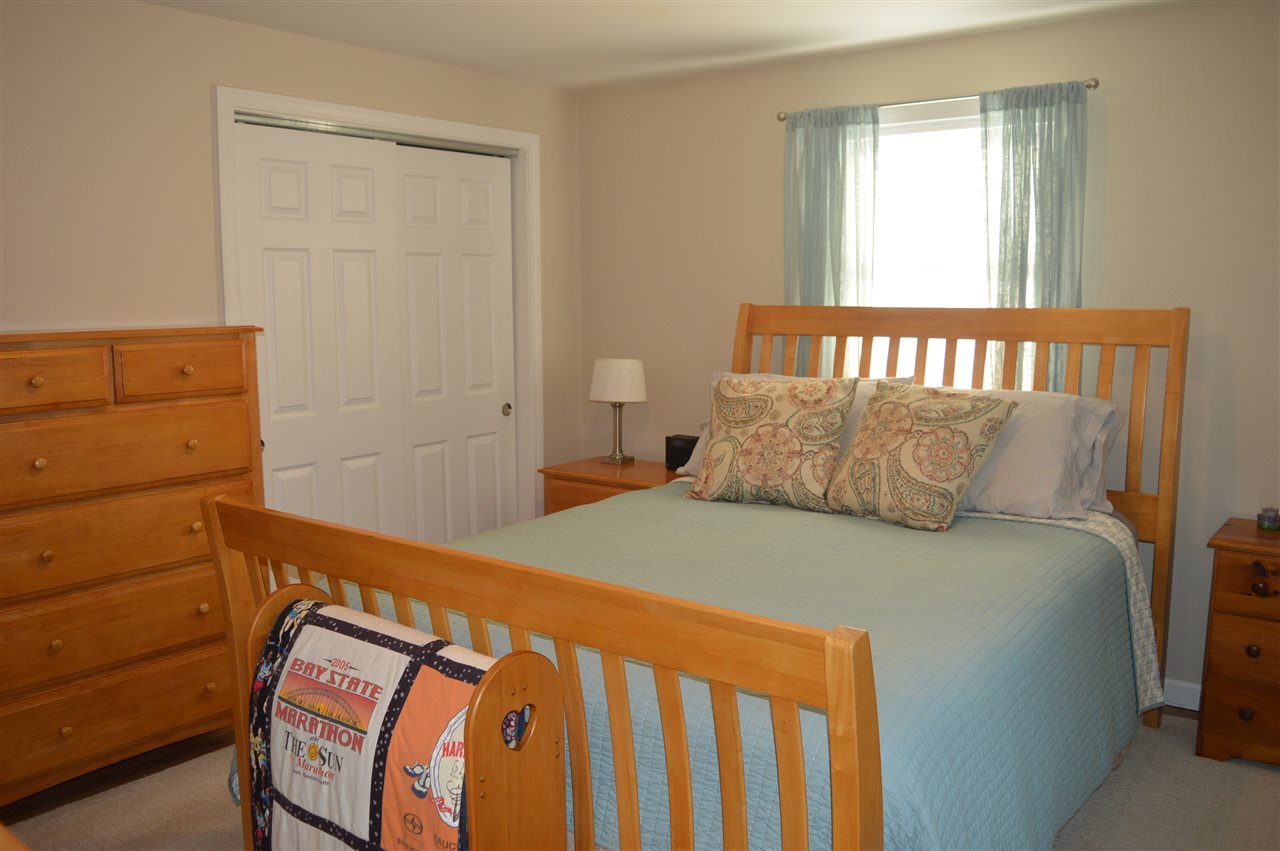 13 Raleigh Drive Nashua, NH 03062 - Photo 24 of 37