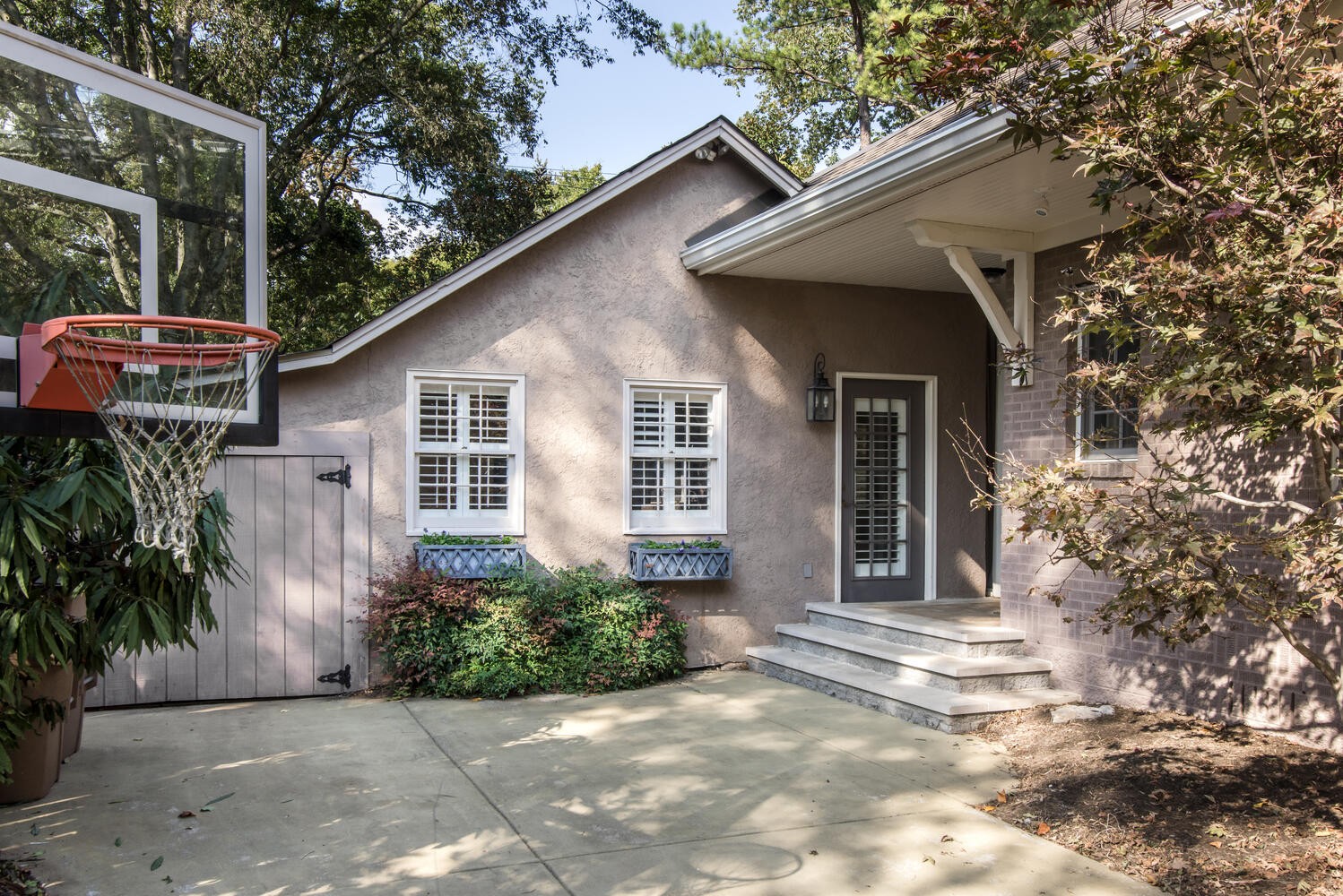 3904 Valley Road Nashville, TN 37205 - Photo 55 of 67 a front view of a house with garden