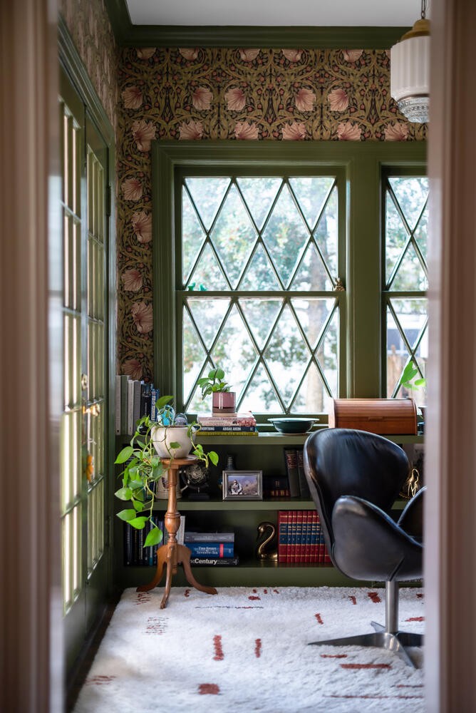 3904 Valley Road Nashville, TN 37205 - Photo 8 of 67 a living room with furniture and a potted plant
