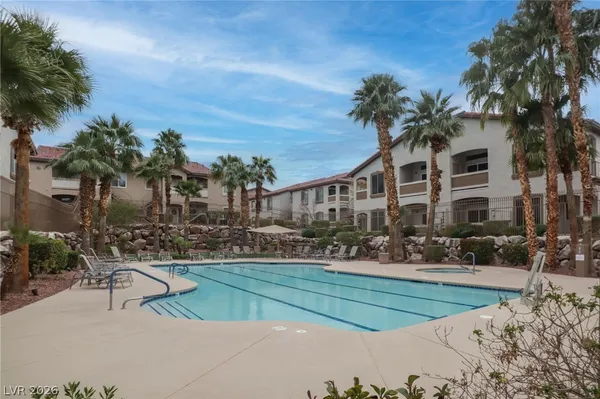 $1,650 | 2305 West Horizon Ridge Parkway, Unit 624, Henderson, NV 89052