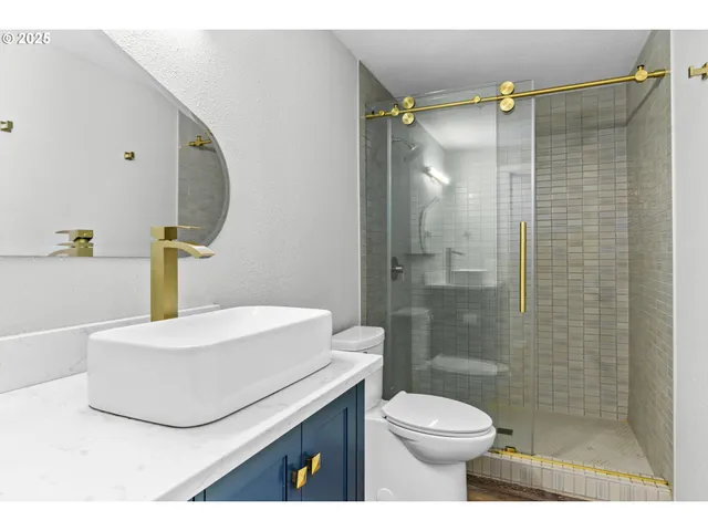 $900,000 | 27862 Green Oaks Drive, Eugene, OR 97402