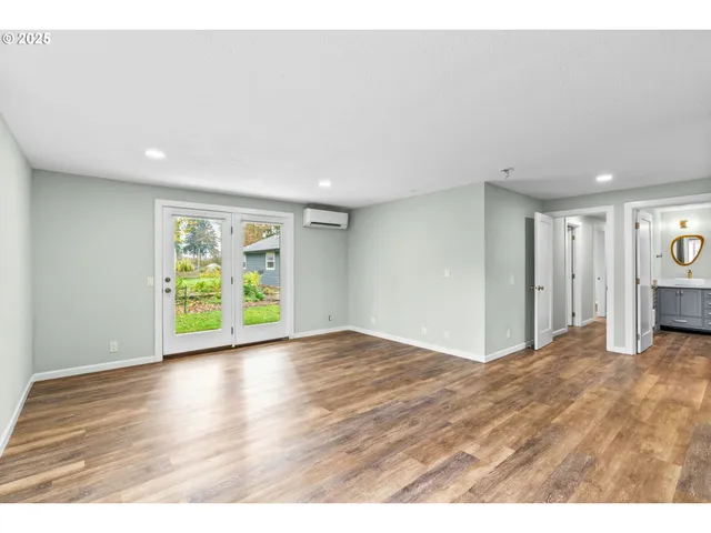 $900,000 | 27862 Green Oaks Drive, Eugene, OR 97402