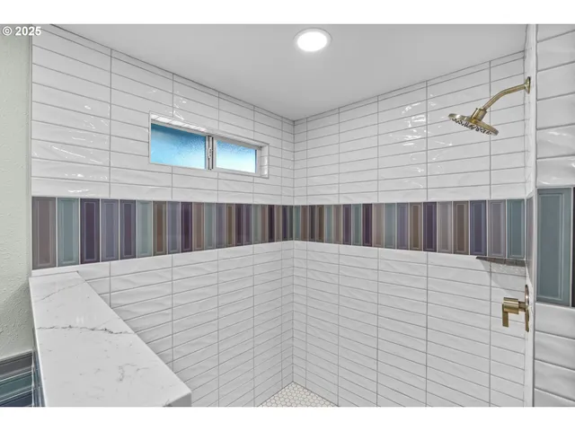 $900,000 | 27862 Green Oaks Drive, Eugene, OR 97402