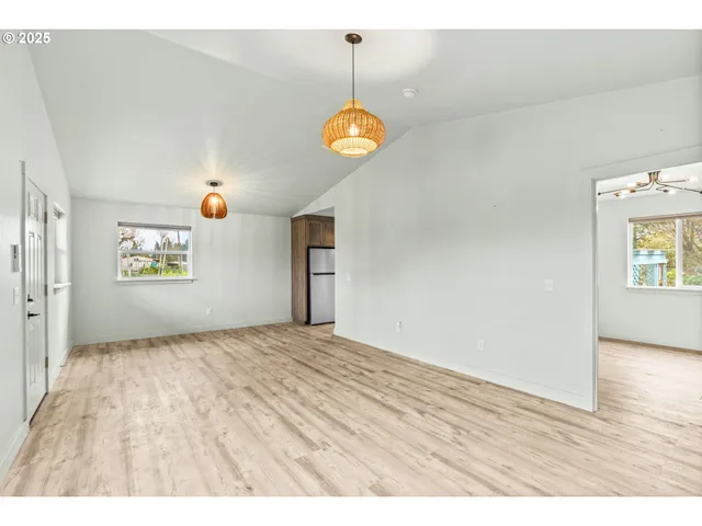 $900,000 | 27862 Green Oaks Drive, Eugene, OR 97402