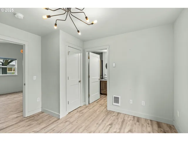 $900,000 | 27862 Green Oaks Drive, Eugene, OR 97402