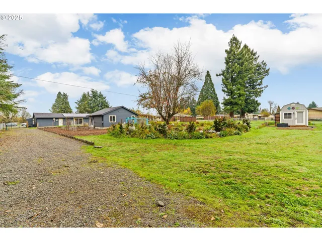 $900,000 | 27862 Green Oaks Drive, Eugene, OR 97402