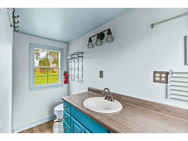 $900,000 | 27862 Green Oaks Drive, Eugene, OR 97402