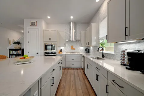 $699,000 | 237 Moonlit Stream Pass, Dripping Springs, TX 78620