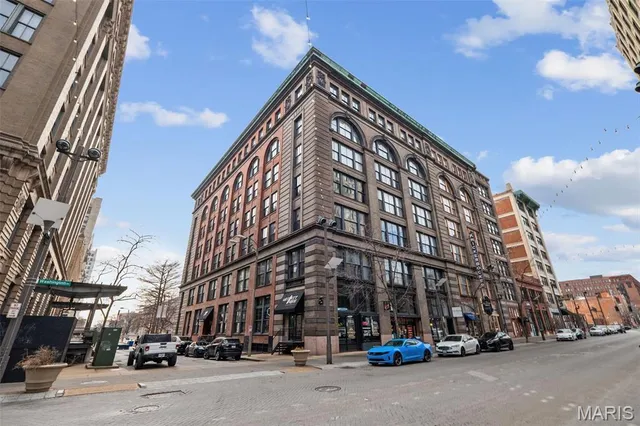 $319,000 | 507 North 13th Street, Unit 410, St. Louis, MO 63103