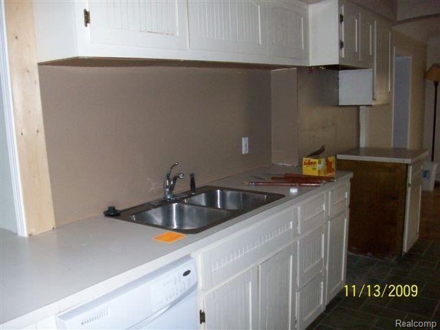 10034 Carpenter Road Flushing, MI 48433 - Photo 5 of 12 13 Kitchen