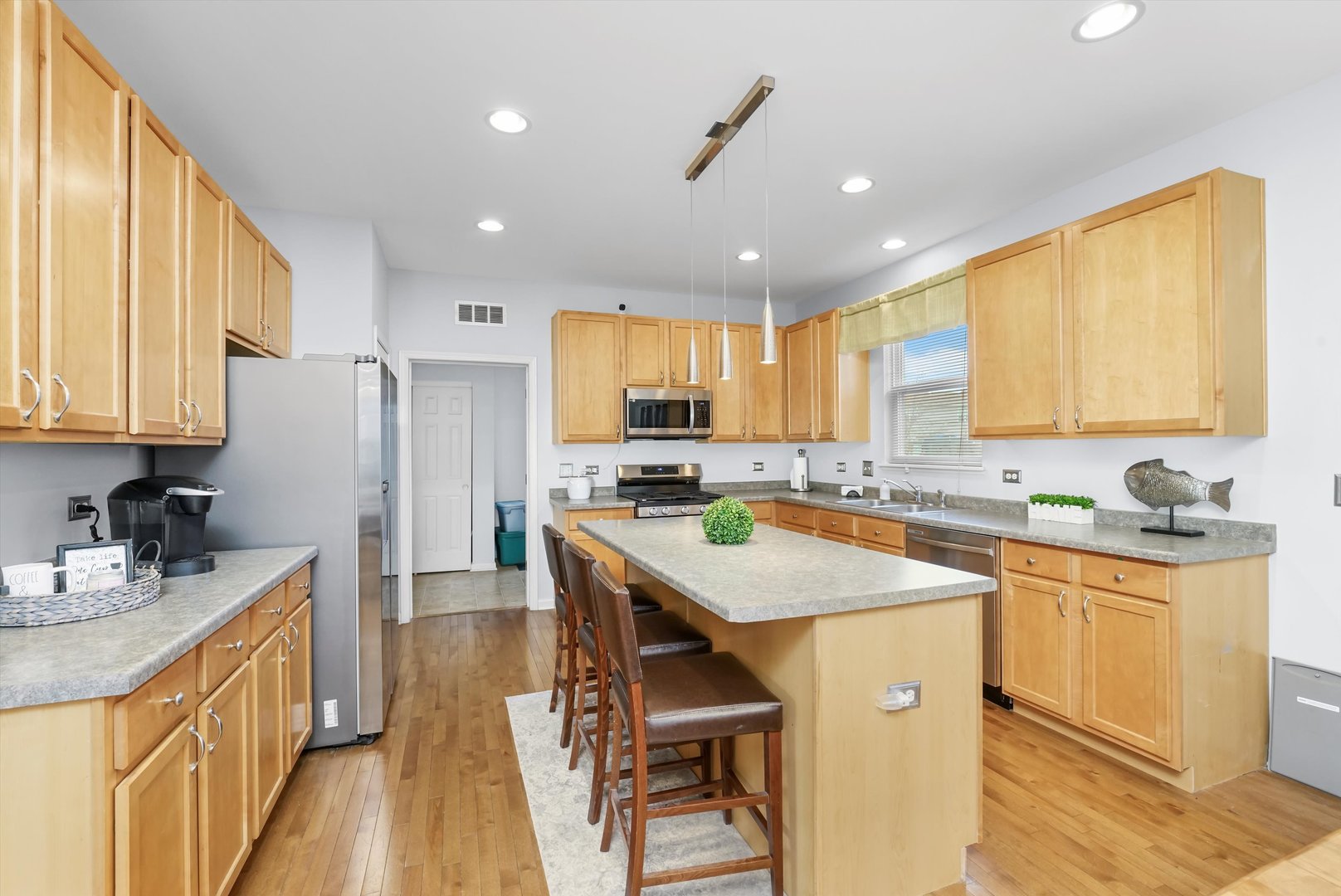 351 Claridge Circle Bolingbrook, IL 60440 - Photo 12 of 32