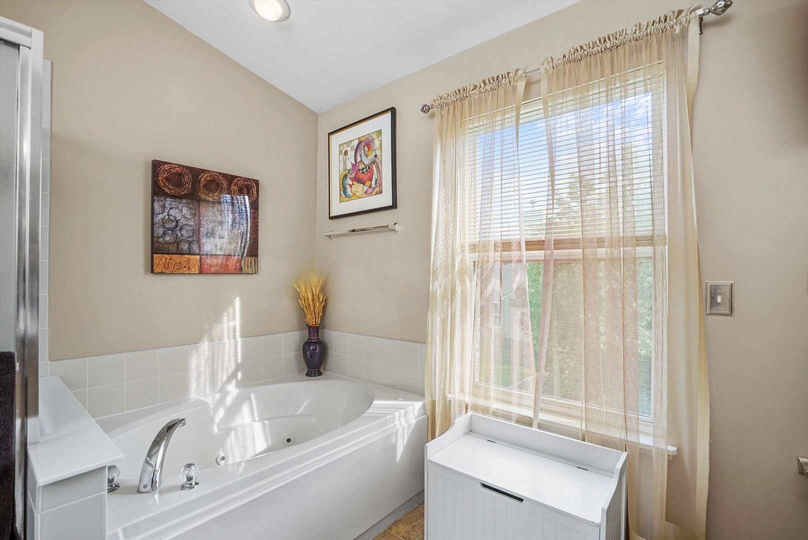 351 Claridge Circle Bolingbrook, IL 60440 - Photo 20 of 32 a bathroom with a sink a toilet and a bathtub