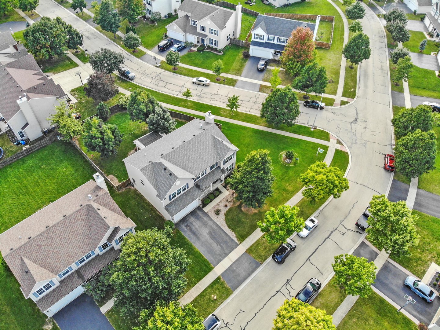 351 Claridge Circle Bolingbrook, IL 60440 - Photo 29 of 32 an aerial view of a house with a garden