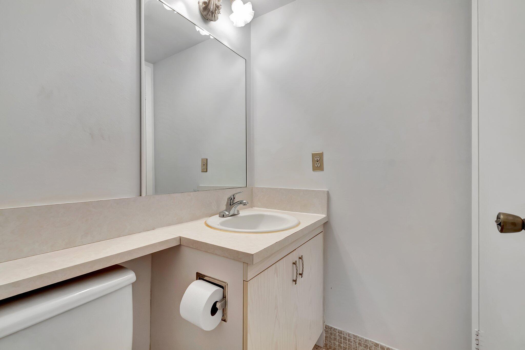 4018 Cornwall Drive Boca Raton, FL 33434 - Photo 26 of 84 40-web-or-mls-DSC_3127