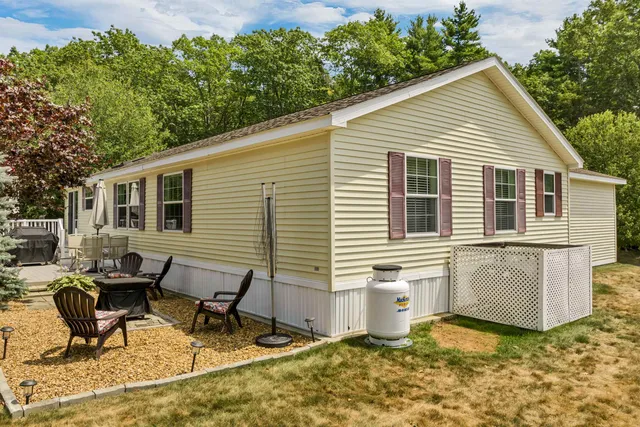 $407,000 | 41 Holly Circle, North Hampton, NH 03862