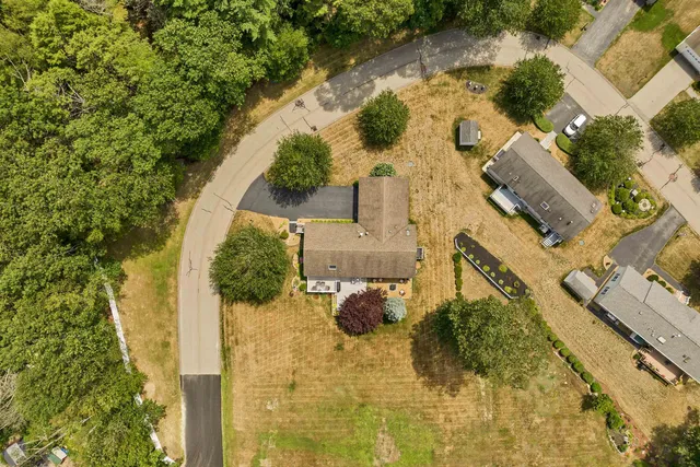 $407,000 | 41 Holly Circle, North Hampton, NH 03862