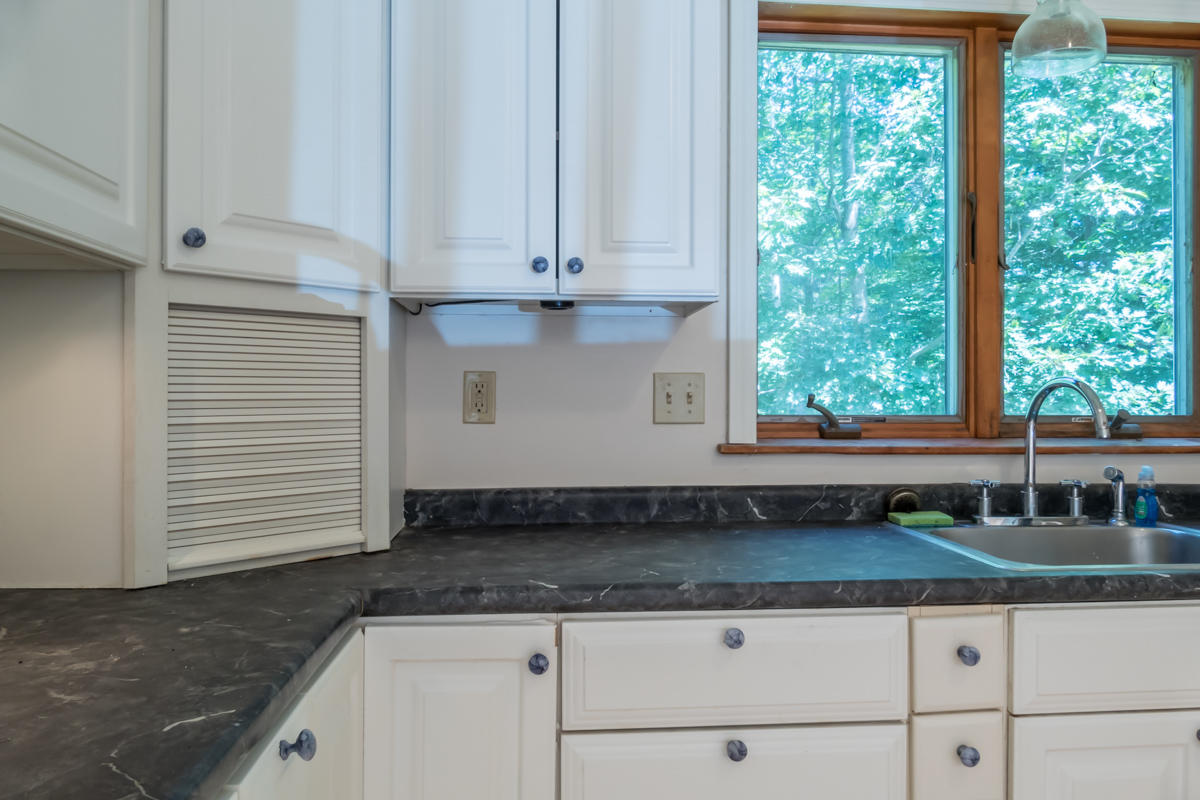 14 Ware Road Freeport, ME 04032 - Photo 14 of 41 14-Kitchen3