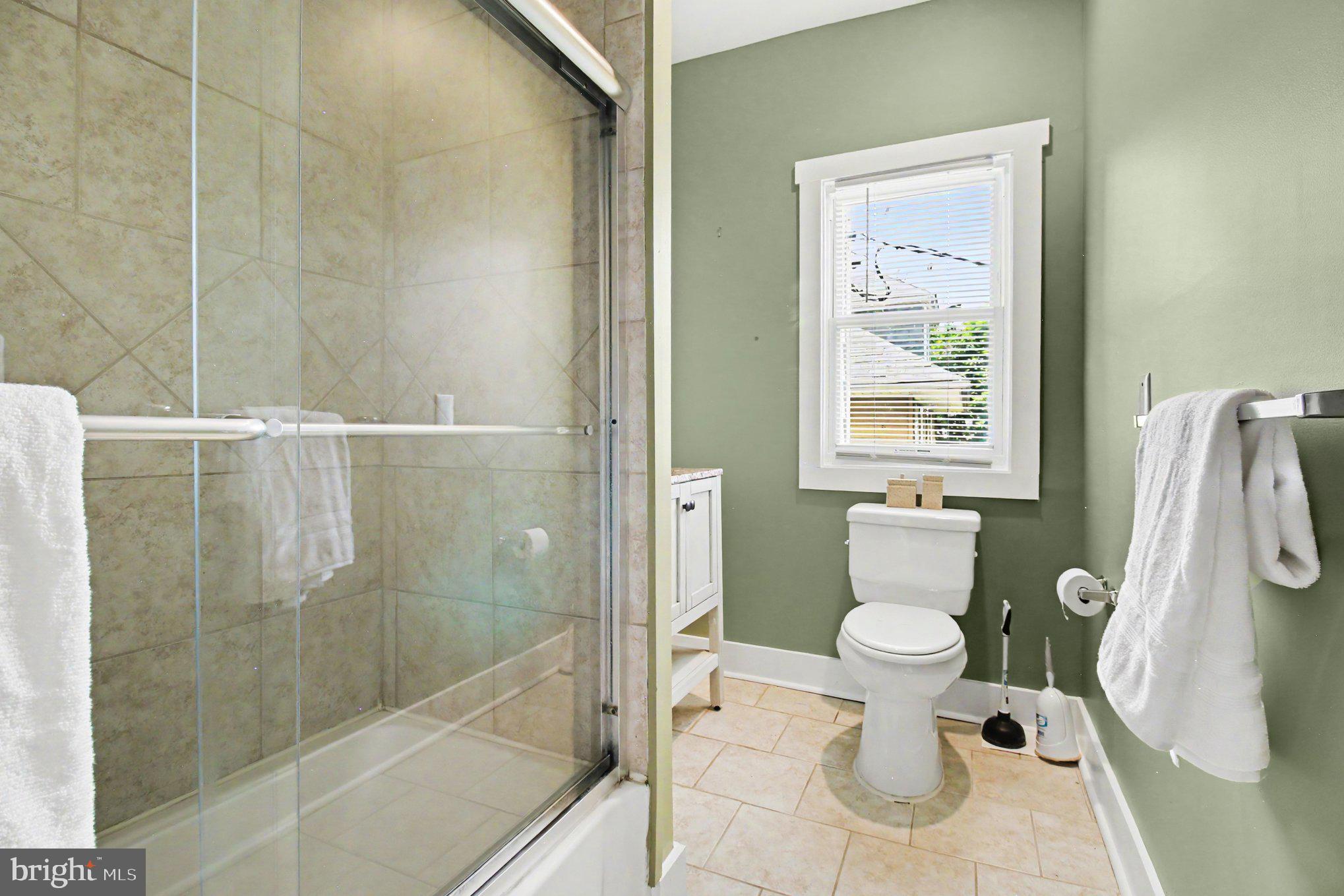 3504 Edgewood Road Baltimore, MD 21215 - Photo 41 of 57 Second floor Bathroom #4